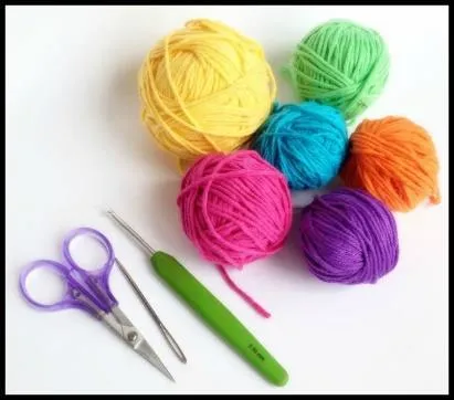 "DIY Rooster Crochet Pattern Tutorial: Create a Colorful Amigurumi Wyatt Chirp - Perfect for Intermediate Crocheters